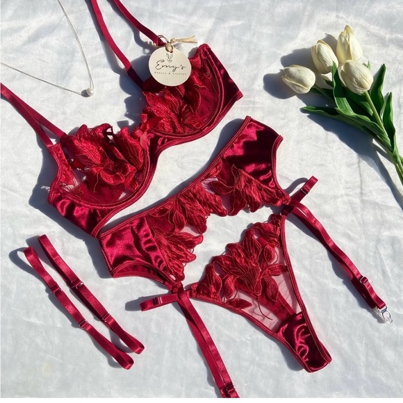 Avidlove Other - ❤️ Elegant Red Lace lingerie Set ❤️